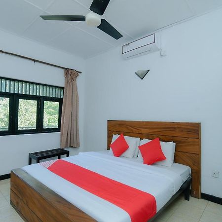 Oyo 479 Water Front Hotel Kandy Zewnętrze zdjęcie