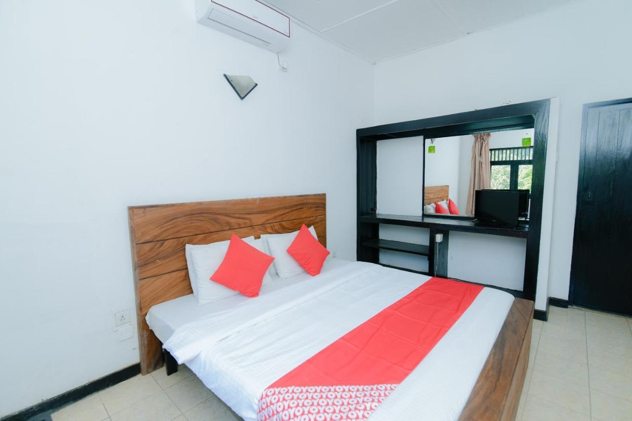 Oyo 479 Water Front Hotel Kandy Zewnętrze zdjęcie