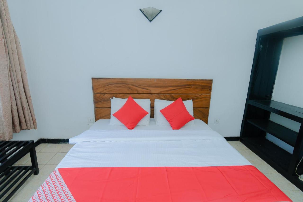 Oyo 479 Water Front Hotel Kandy Zewnętrze zdjęcie